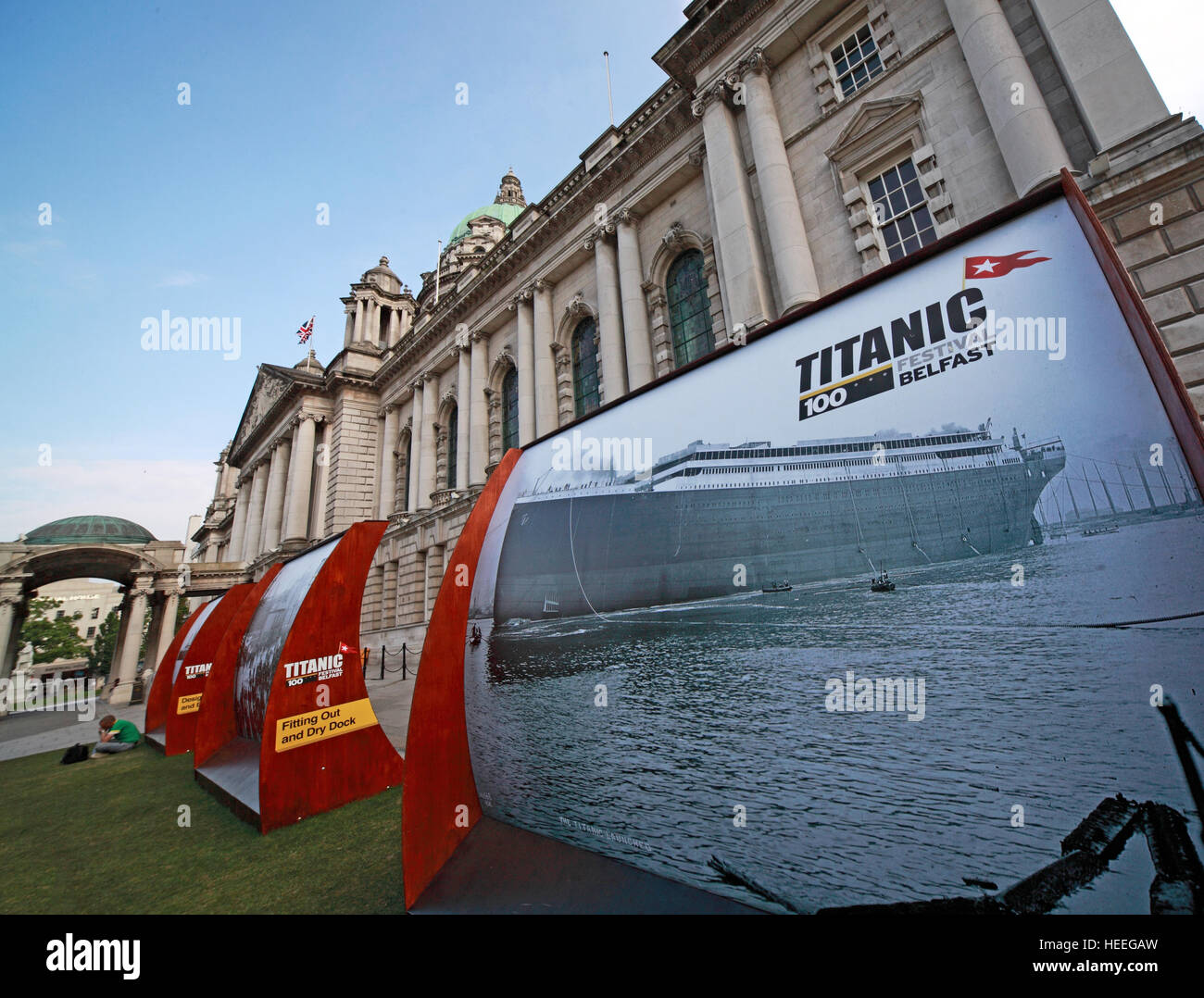 Belfast City Hall in stile barocco architettura revival, Donegall Square, Irlanda del Nord, Regno Unito - Titanic cento anni celebrazione 2011-2012 Foto Stock