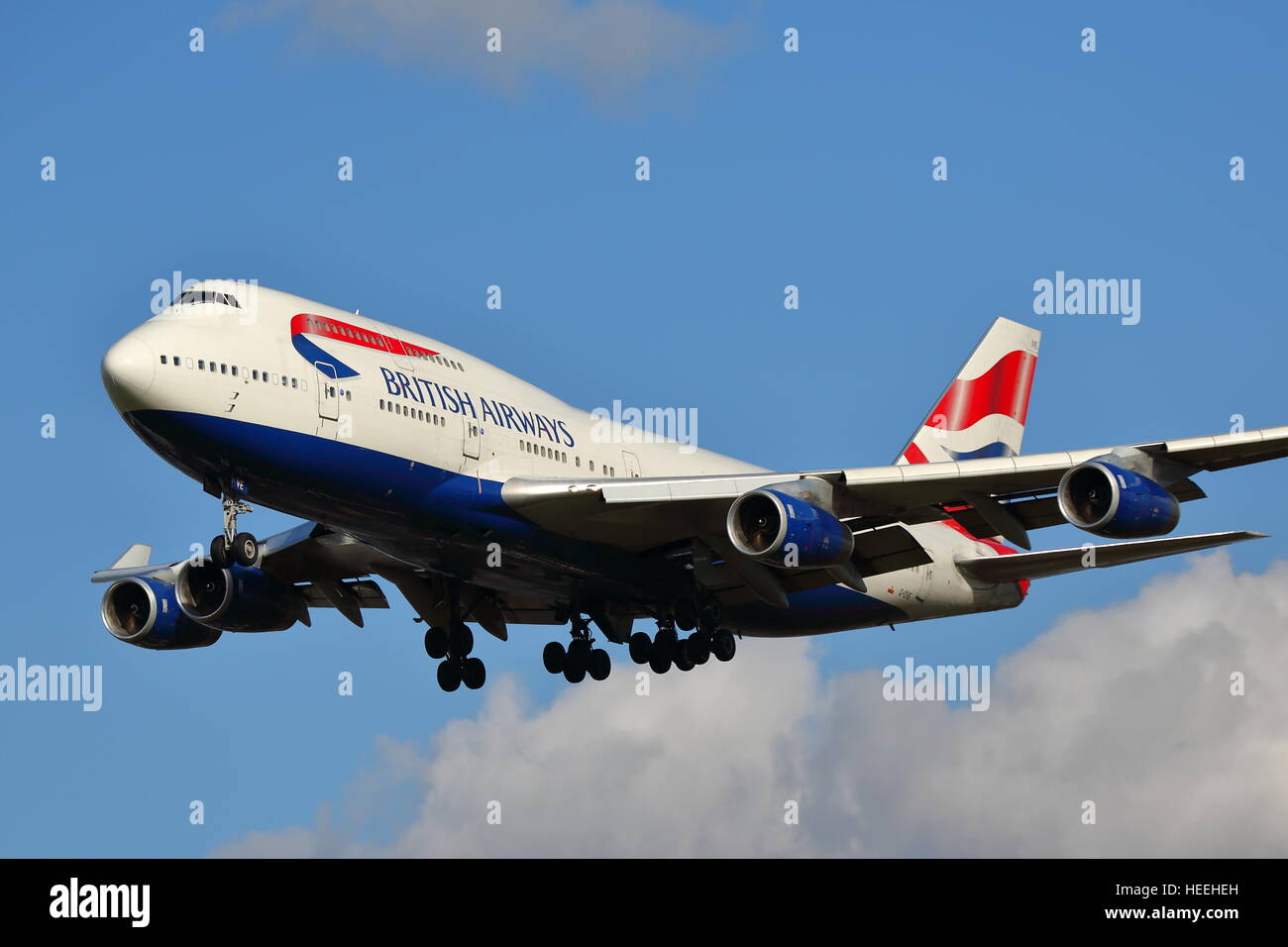 British Airways Boeing 747-400 G-CIVE atterraggio all'Aeroporto Heathrow di Londra, Regno Unito Foto Stock