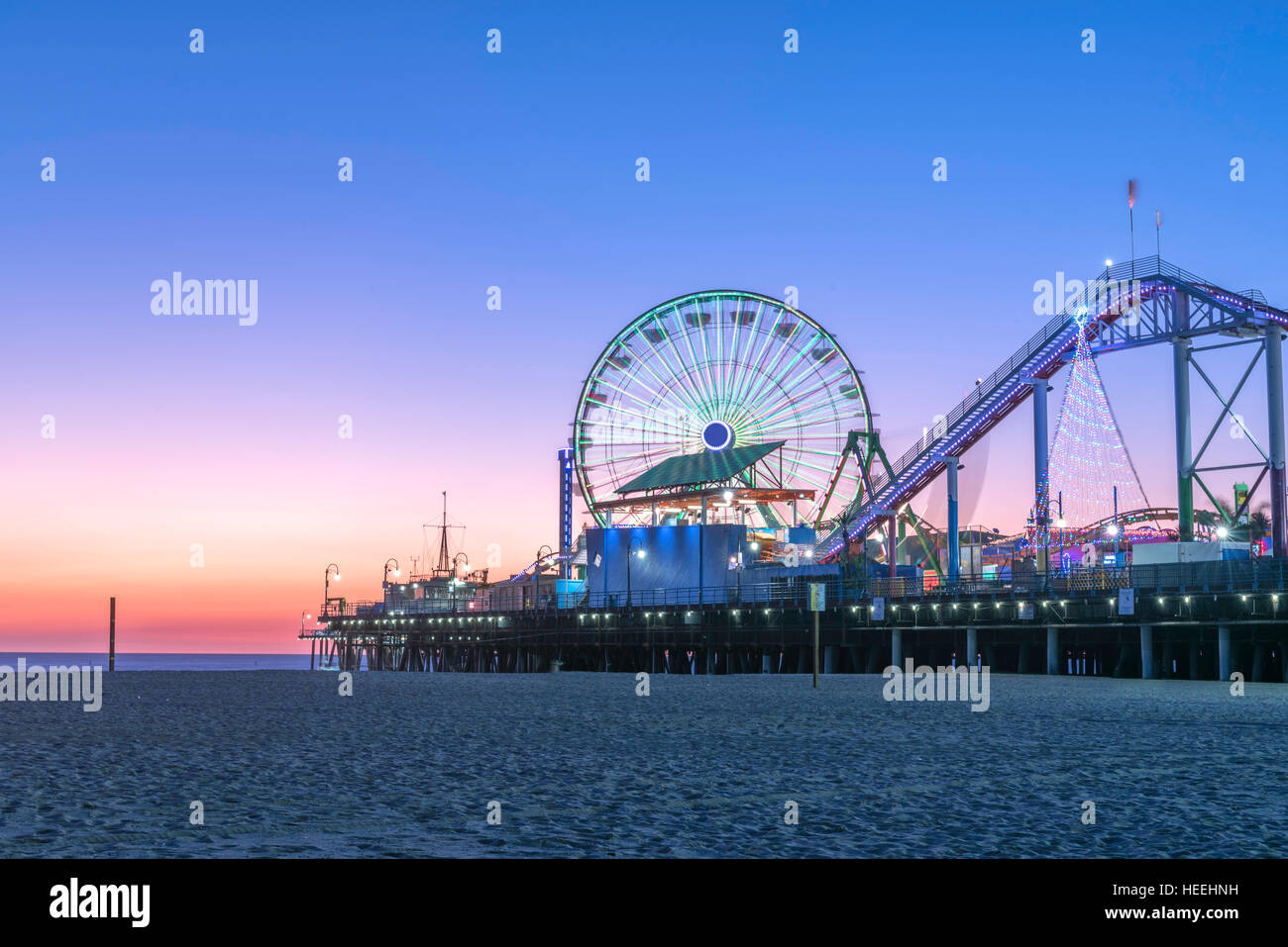 Tramonto Sul Molo Di Santa Monica In California Foto Stock Alamy