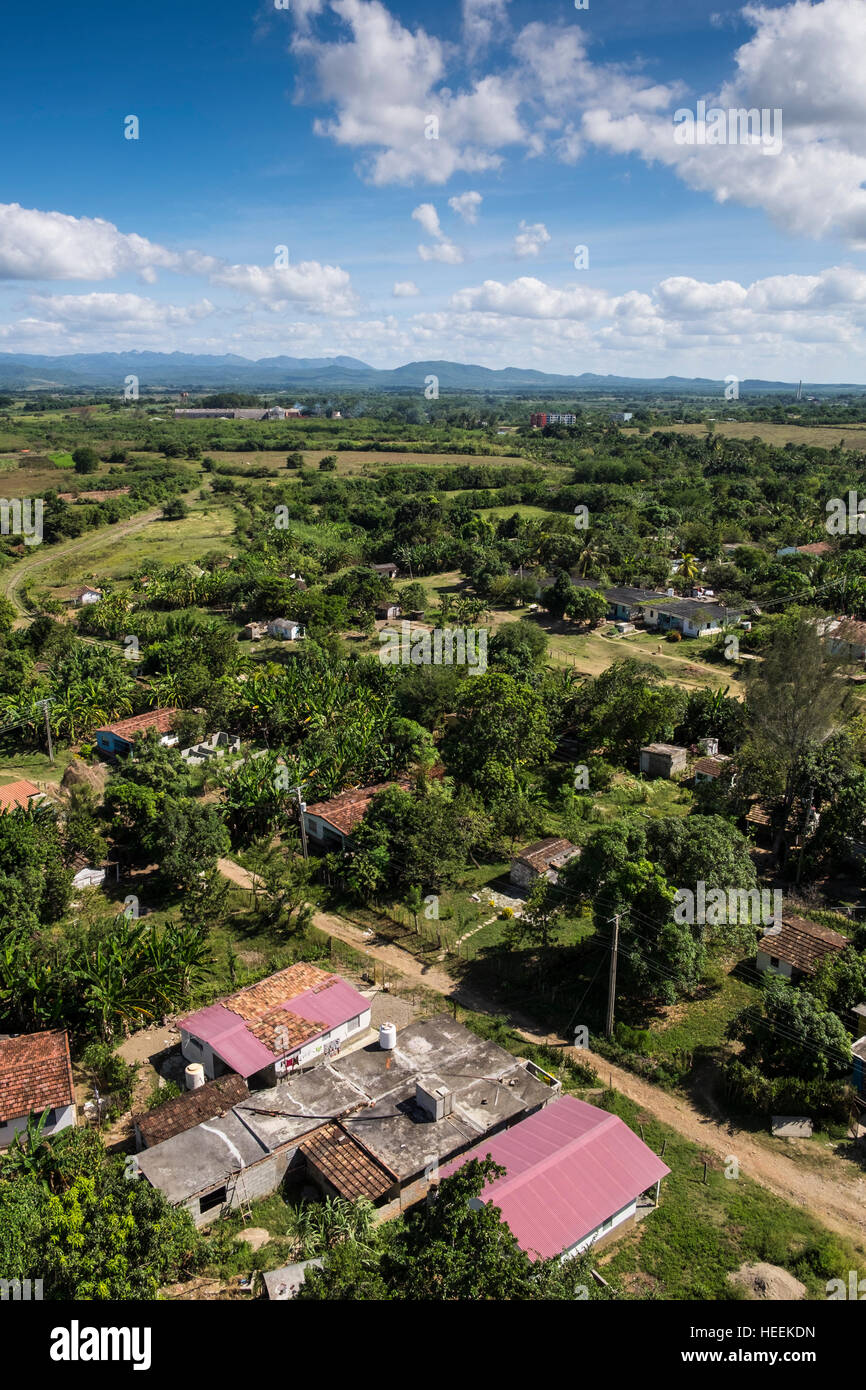 Viste giù dalla torre a Manaca Iznaga, piantagione di zucchero, Ingenio, Trinidad, Cuba Foto Stock