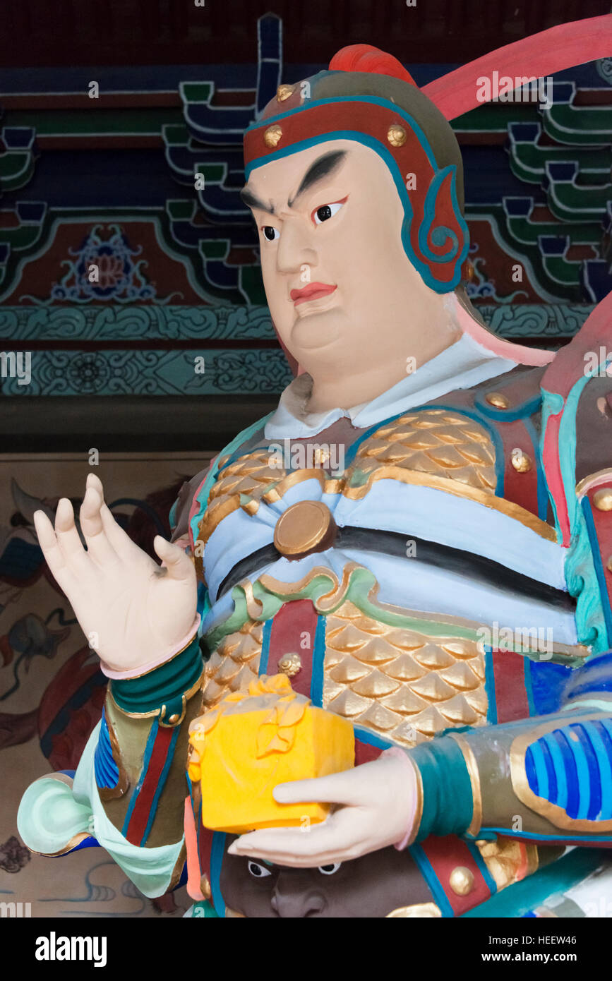Statua del dio celeste nel Tempio Guandi, Taierzhuang antica Città, Provincia dello Shandong, Cina Foto Stock