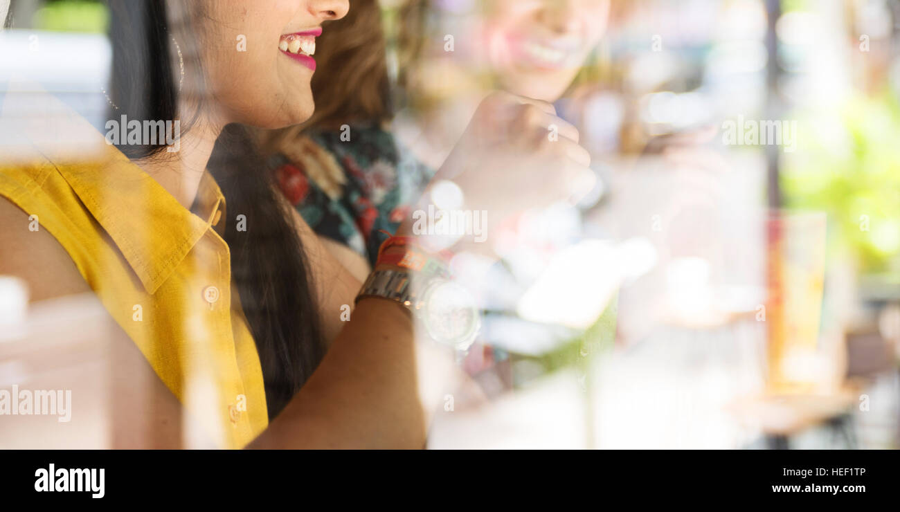Donne comunicazione insieme felice concetto Foto Stock