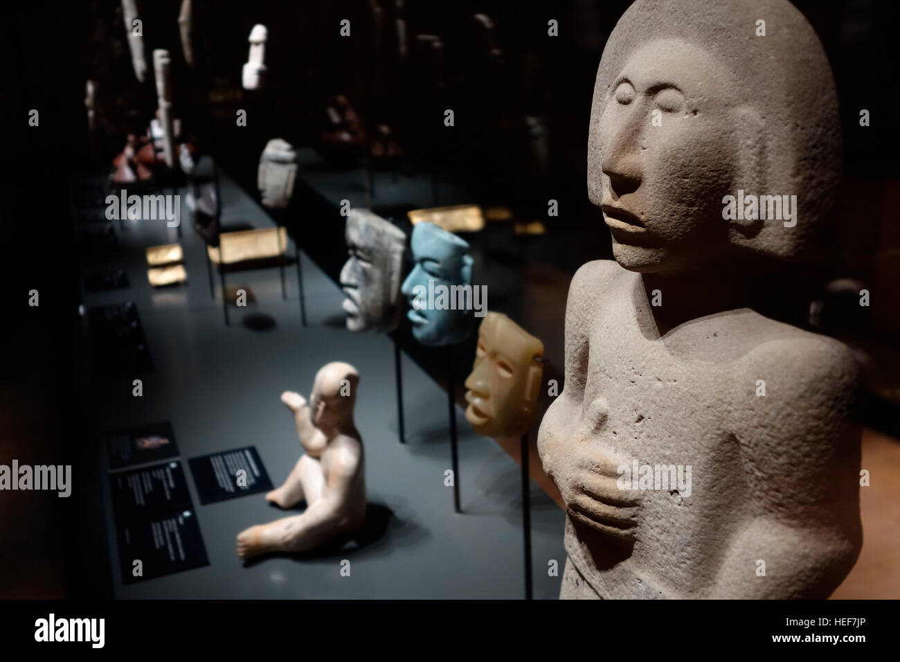 Huastec / Téenek scultura di pietra dal Messico al MAS / Museo aan de Stroom, Anversa, Belgio Foto Stock