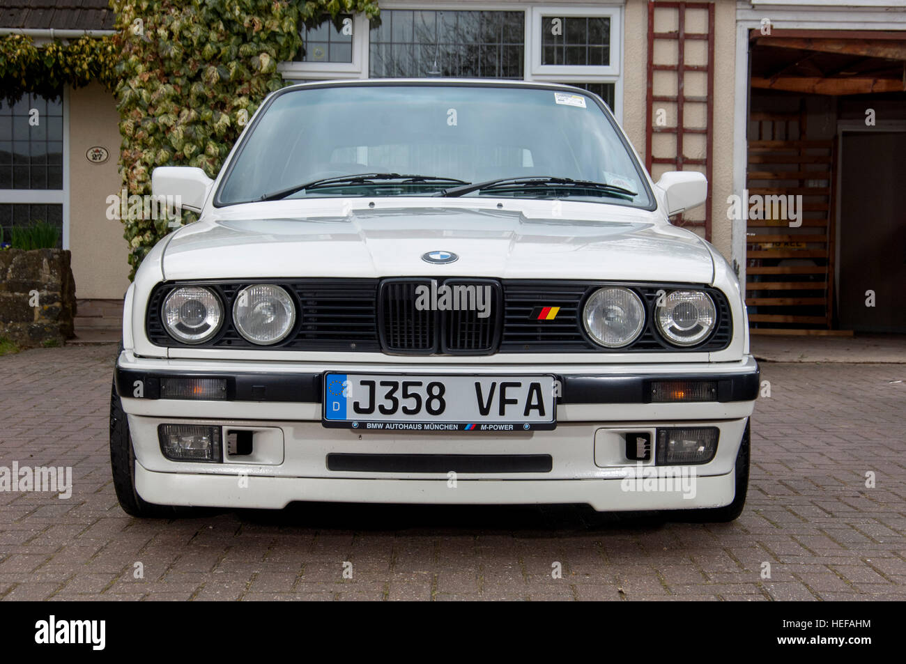 BMW E30 estate 3 Serie modern classic car Foto Stock