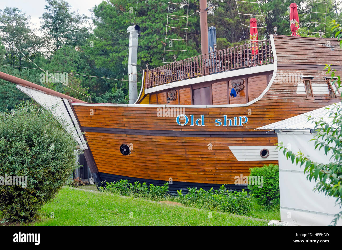 Old Ship ristorante georgiano di Batumi Georgia sul Mar Nero. Foto Stock