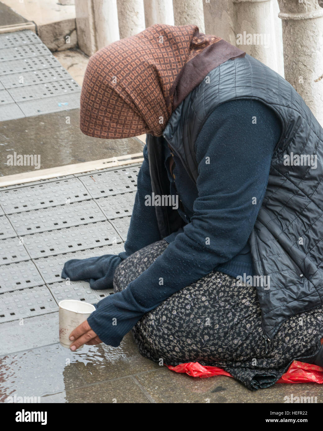 Vista laterale della strada mendicante, Venezia, Veneto, Italia Foto Stock