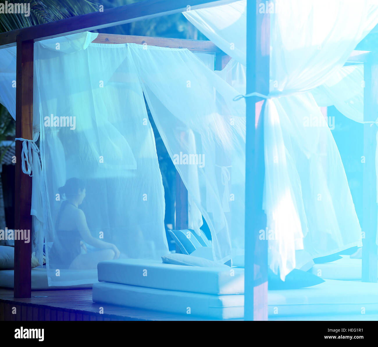 Foto di cabine da spiaggia con lezioni di yoga Foto Stock