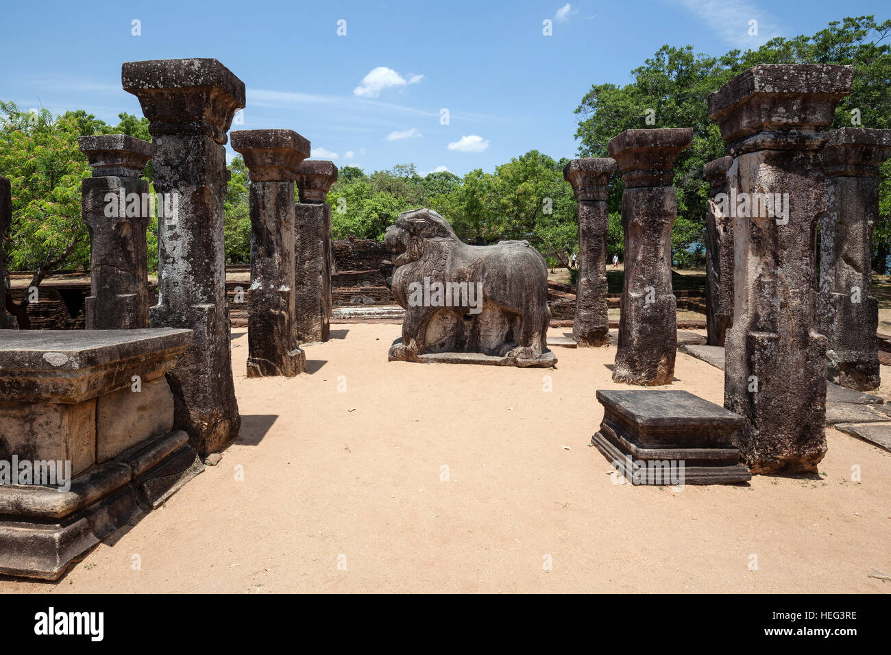 Royal La Sala del Consiglio con lion trono, palazzo distretto di Nissanka Malla, Polonnaruwa, Nord provincia centrale, Sri Lanka Foto Stock