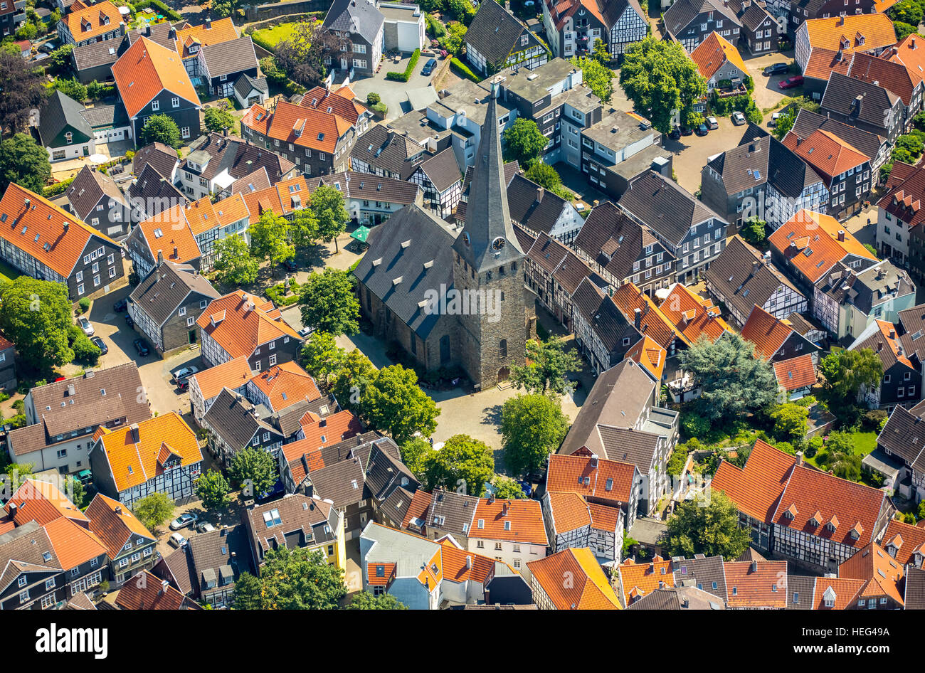 Vista aerea, il centro storico con la Chiesa di San Giorgio, Hattingen, Ruhr, Renania settentrionale-Vestfalia, Germania Foto Stock