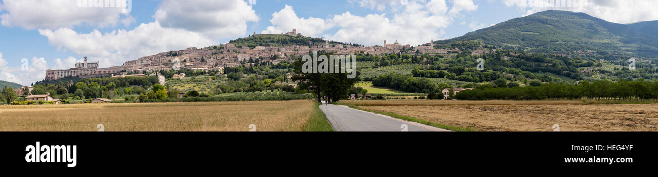 Panorama di Assisi nella regione di Perugia, Umbria, Italia, Foto Stock
