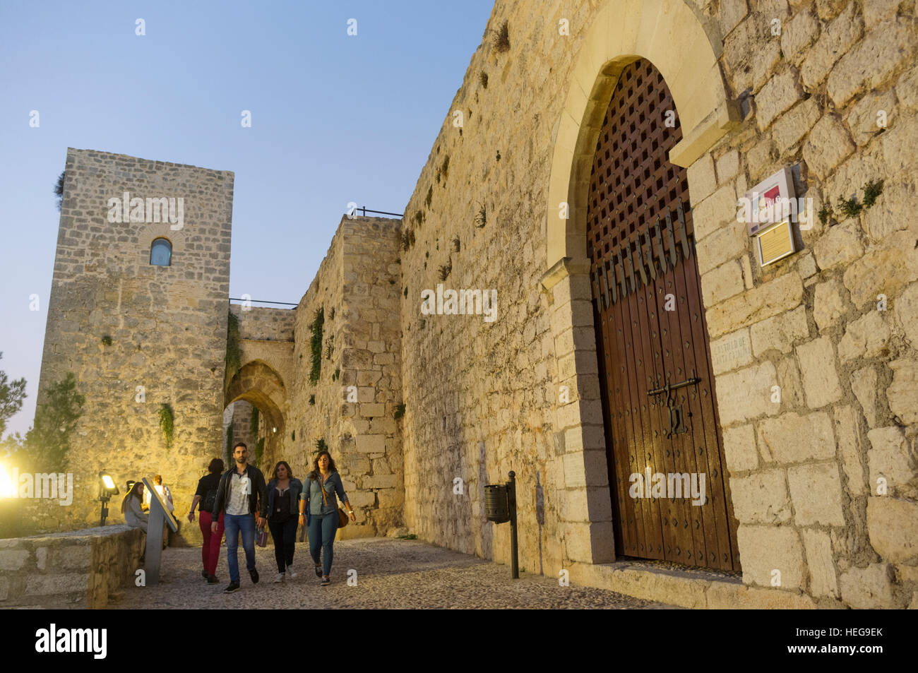 Castello di Santa Catalina accesa al crepuscolo. Jaen, Andalusia, Spagna Foto Stock