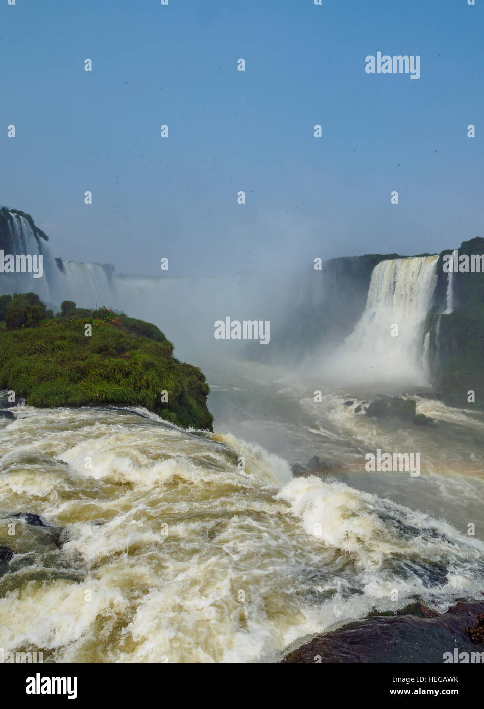 Il Brasile, Stato di Paraná, di Foz do Iguacu, vista la Gola del Diavolo, parte delle Cascate di Iguazu. Foto Stock