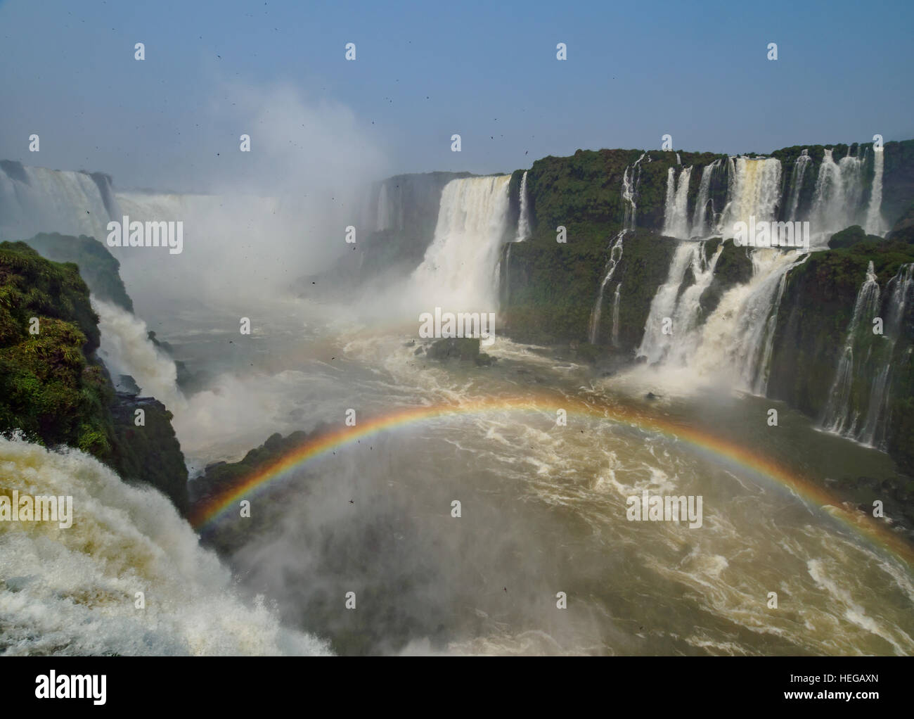 Il Brasile, Stato di Paraná, di Foz do Iguacu, vista la Gola del Diavolo, parte delle Cascate di Iguazu. Foto Stock