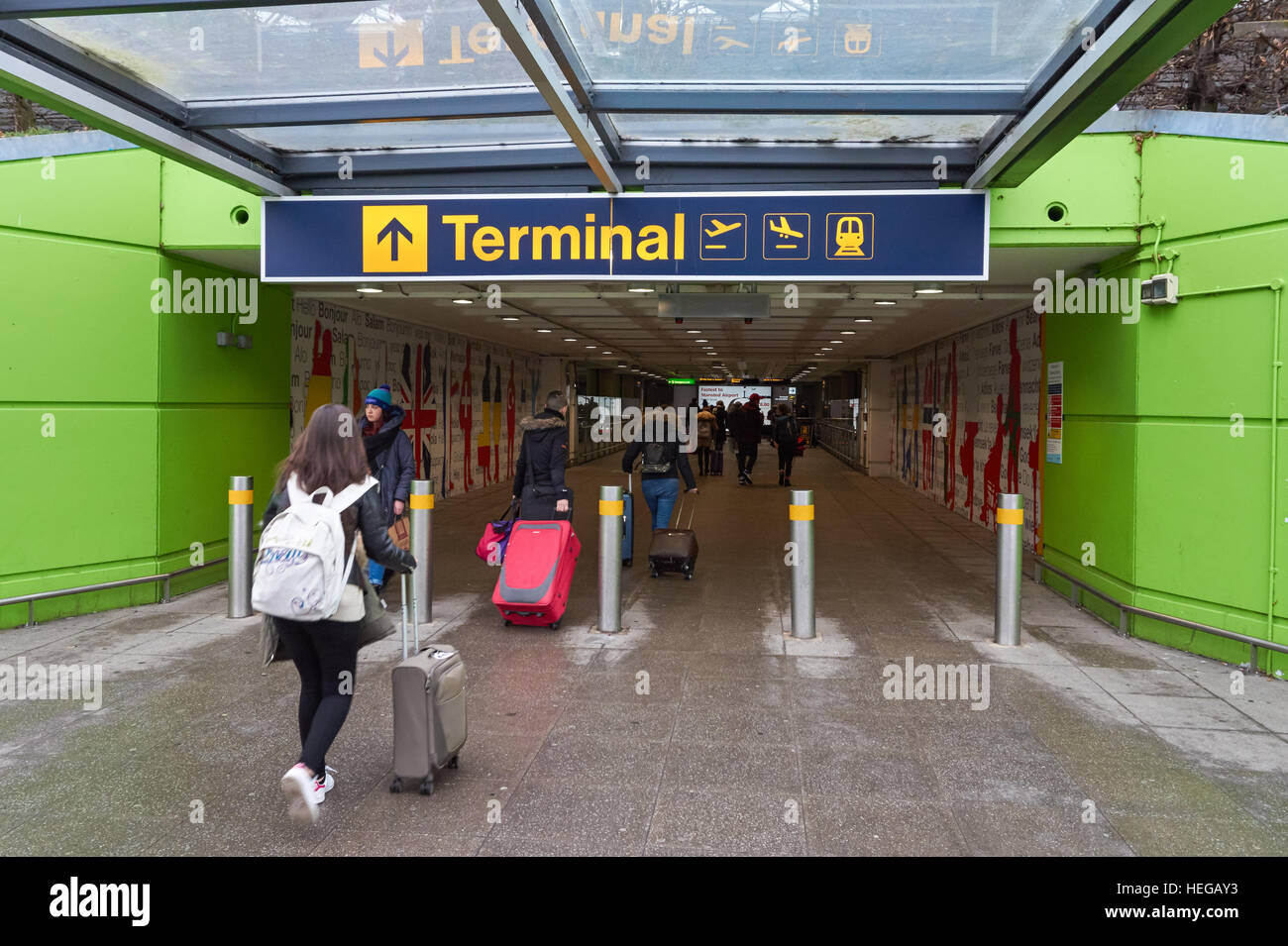 Ingresso ai terminali a Londra Stansted Essex England Regno Unito Regno Unito Foto Stock
