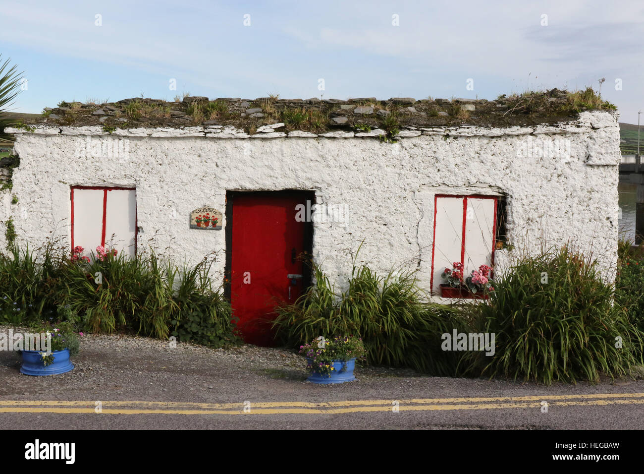 Vecchio casolare abbandonato a Portmagee, nella contea di Kerry, Irlanda Foto Stock