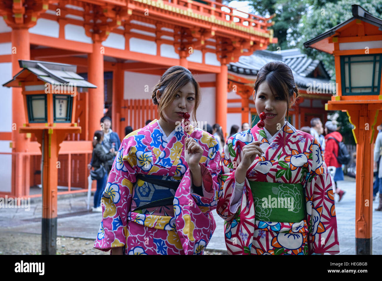 Le ragazze con i lecca lecca, Kyoto, Giappone Foto Stock