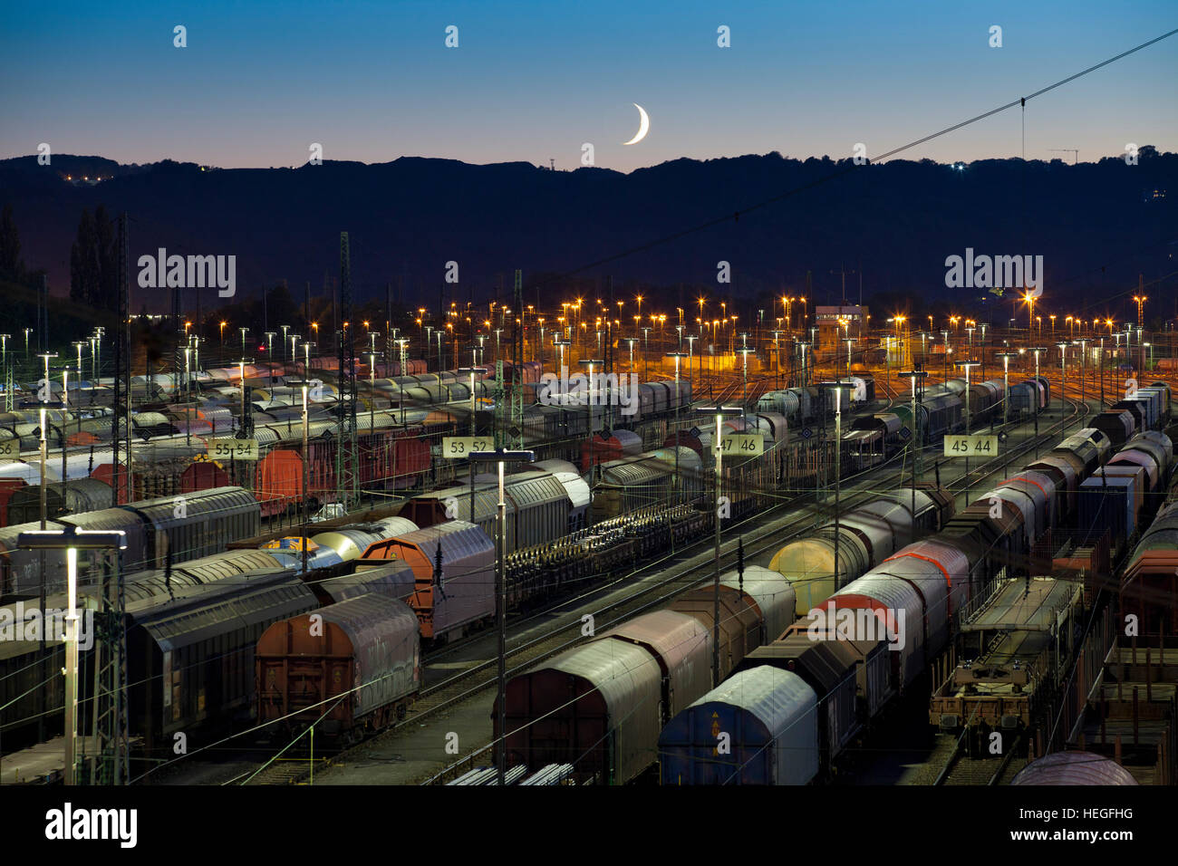 L'Europa, la Germania, la zona della Ruhr, Hagen, ferrovia cantiere di smistamento nel quartiere Vorhalle, treni merci. Foto Stock