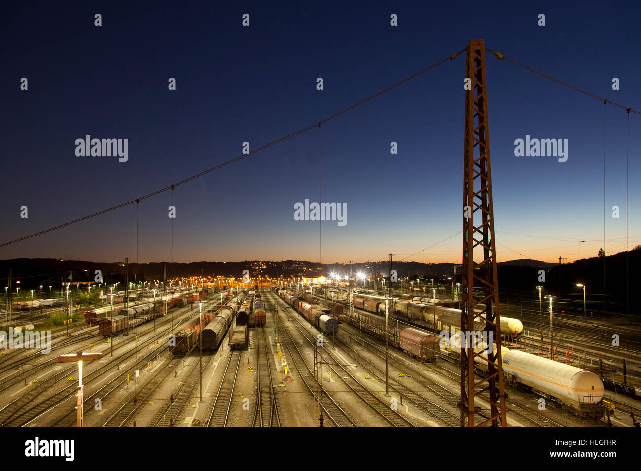 L'Europa, la Germania, la zona della Ruhr, Hagen, ferrovia cantiere di smistamento nel quartiere Vorhalle, treni merci. Foto Stock