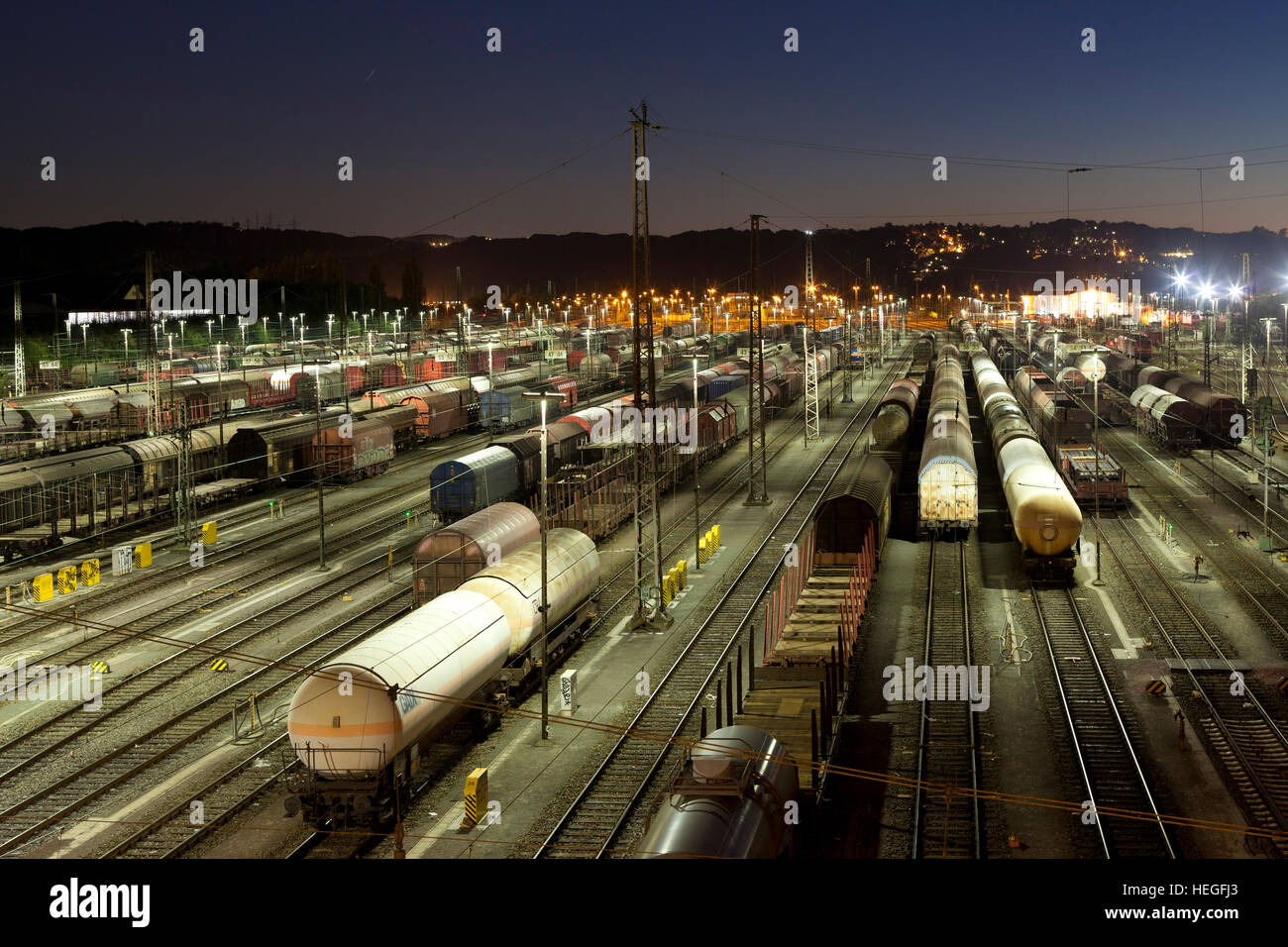 L'Europa, la Germania, la zona della Ruhr, Hagen, ferrovia cantiere di smistamento nel quartiere Vorhalle, treni merci. Foto Stock