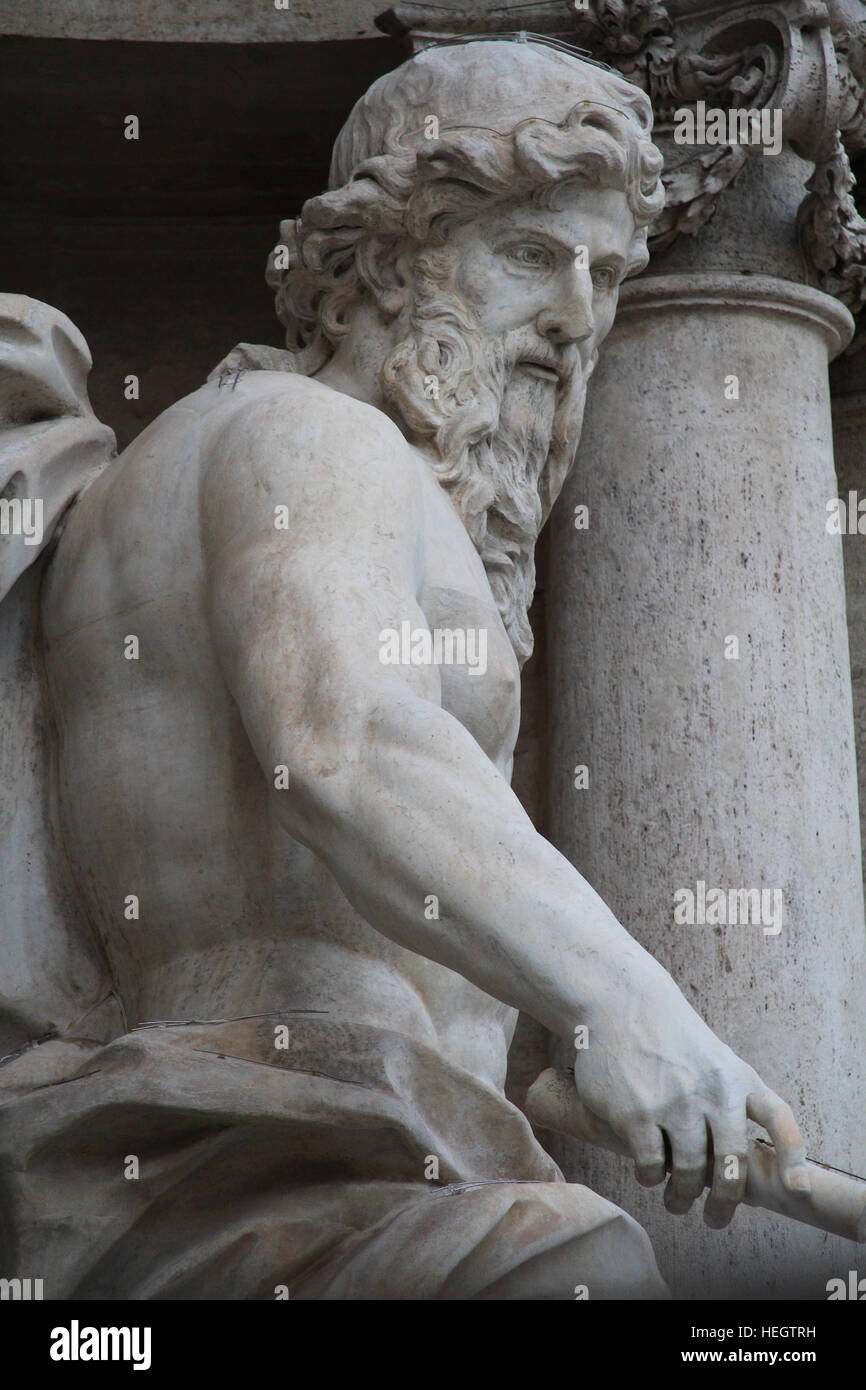 Statua di Oceanus (noto anche come Ogenus o ogen) nella Fontana di Trevi, Roma Foto Stock