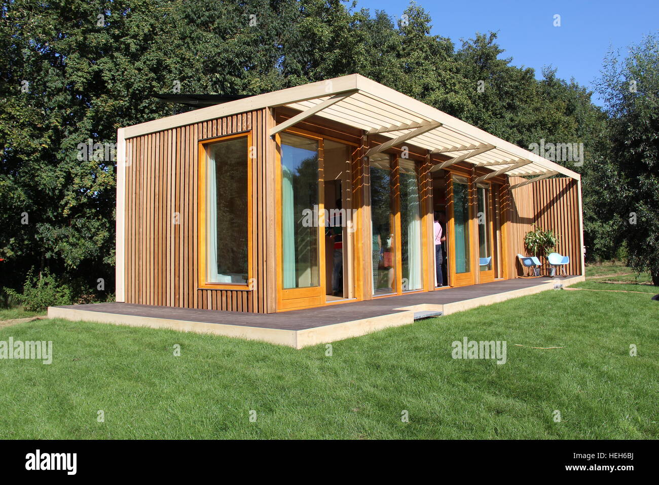 Un auto-sufficiente piccola casa, il primo eco-friendly off-grid sustainer home mai costruito Foto Stock
