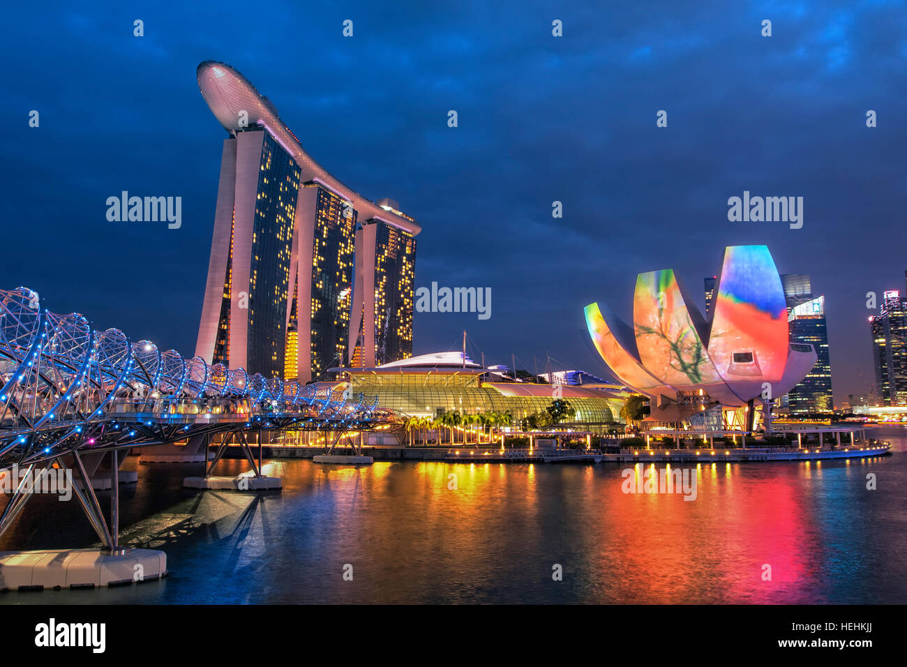 Il Marina Bay Sands Hotel e ArtScience museum di Singapore Foto Stock