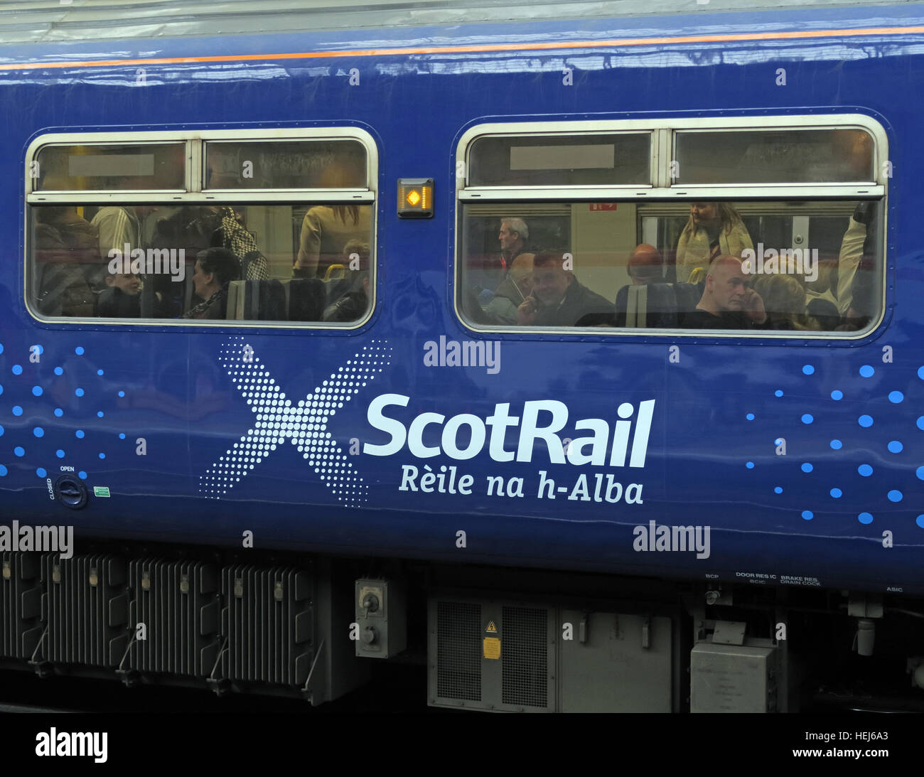 Abellio Scotrail treno carrello,petizione per riportare nella proprietà dello stato,dopo la scarsa qualità del servizio Foto Stock