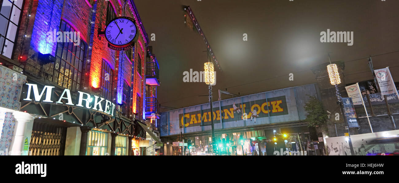 La cittadina di Camden Lock & Mercato a notte, a nord di Londra, Inghilterra, Regno Unito pano Foto Stock