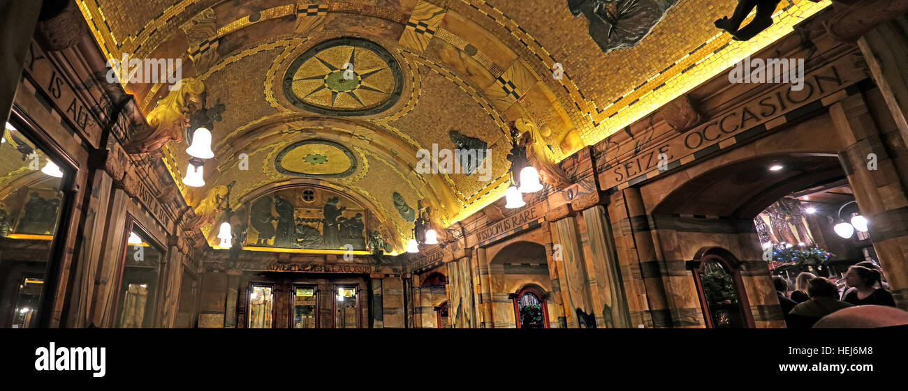 Il frate nero, Blackfriars, Londra, Inghilterra, Regno Unito durante la notte, soffitto interno Foto Stock