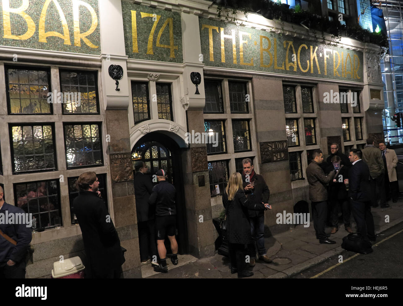 Il frate nero, Blackfriars, Londra, Inghilterra, Regno Unito durante la notte Foto Stock