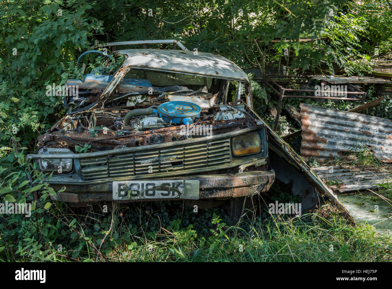 I resti di un pick up truck su una piccola azienda entro bury, Norfolk, Regno Unito Foto Stock