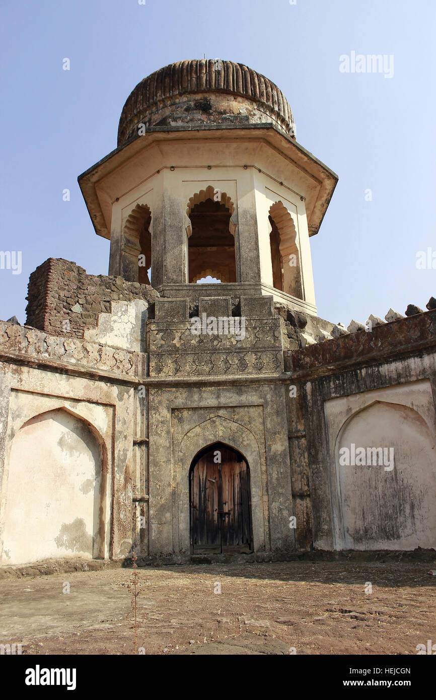 Tower piccolo, Bibi-Ka-Maqbara, Bibi-Ka-Maqbara, Aurangabad, India Foto Stock