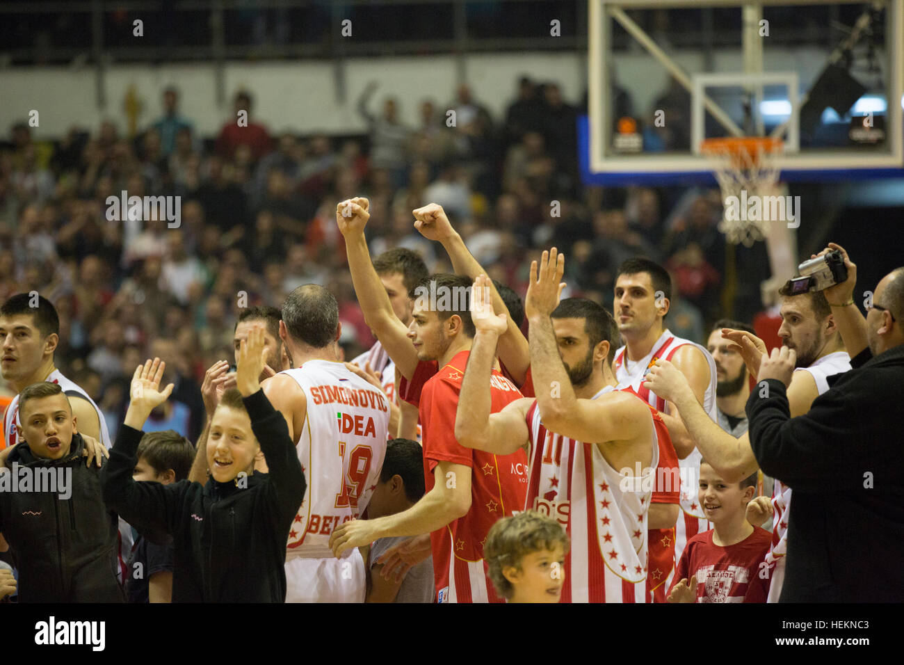 A Belgrado, in Serbia. 22 Dicembre 2016: Team di Crvena Zvezda Belgrado mts in azione durante il 2016/2017 Turkish Airlines Eurolega Regular Season Round 14 gioco tra Crvena Zvezda Belgrado MTS e Real Madrid Aleksandar Nikolic il 22 dicembre 2016 in Serbia, a Belgrado. © Nikola Krstic/Alamy Live News Foto Stock