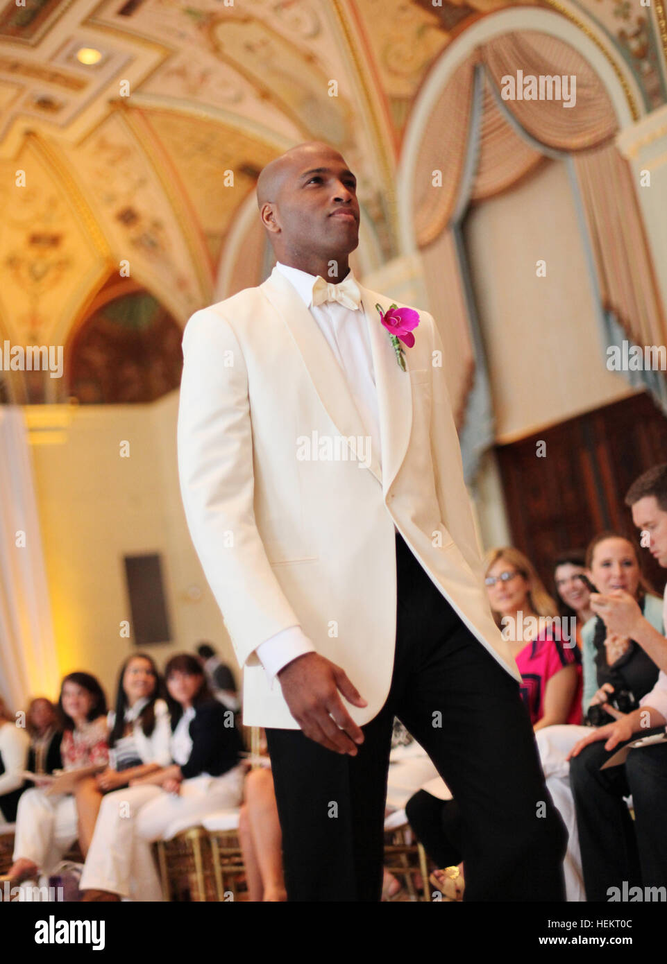 Florida, Stati Uniti d'America. 23 Dic, 2016. 011710 (Richard Graulich/Palm Beach post) Palm Beach - Il Palm Beach party di nozze evento comprensivo di Kleinfeld bridal fashion show al Breakers Hotel in Palm Beach Domenica. La manifestazione comprendeva i fornitori esclusivi e oratori ospiti, inclusi Martha Stewart's Darcy Miller, Fotografo Donna Newman, il leggendario Baker Sylvia Weinstock e Red Carpet Designer James Mischka e Mark Badgley. Il sistema SCR 2574 © Richard Graulich/Palm Beach post/ZUMA filo/Alamy Live News Foto Stock