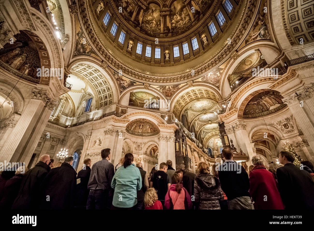 Londra, Regno Unito. Il 23 dicembre, 2016. Christmas Carol servizio alla Cattedrale di San Paolo © Guy Corbishley/Alamy Live News Foto Stock