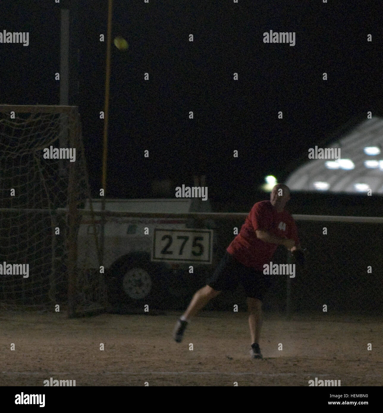 Il 4° Battaglione, 118a Reggimento di Fanteria del campionato softball terminato fino a qui, nov. 16, con la Società Delta Juggernauts vincendo il campionato al di sopra del Camp cella comando Cobras. Il punteggio finale è stato di 30 a 12. Otto squadre di battaglione ha preso parte al campionato softball, iniziato circa due mesi e mezzo fa. Il battaglione, che appartiene a La Carolina del Sud Esercito Nazionale Guardia, assunto forza di sicurezza e camp-operazioni missioni nel Nord del Kuwait in aprile. Delta società di Marion, S.C., era parte della sicurezza-operazioni vigore. La maggior parte del campo di comando truppe di cella appartiene al battali Foto Stock