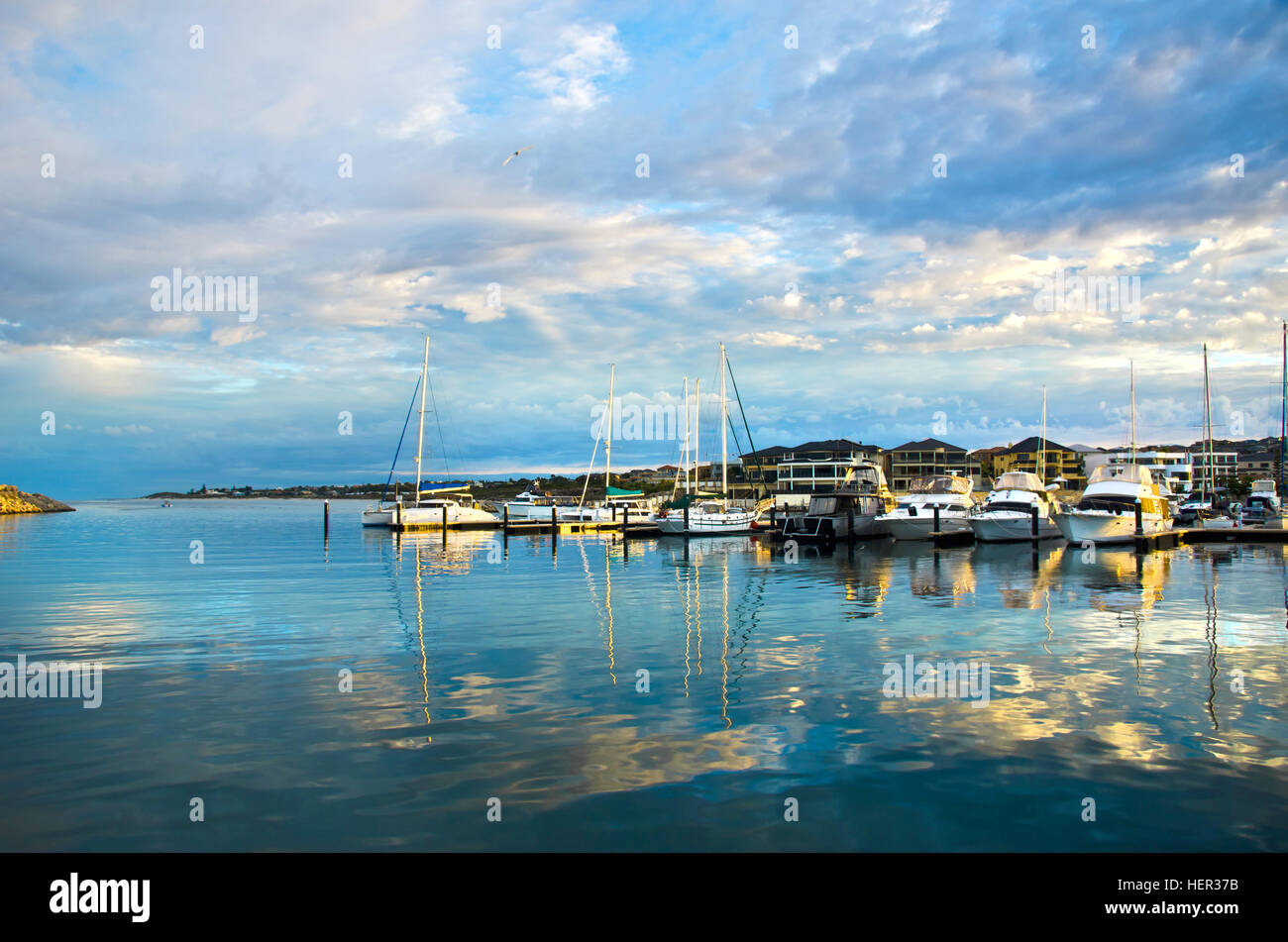 Barche ormeggiate nel porto turistico, Mindarie, Perth, Australia occidentale, Australia Foto Stock