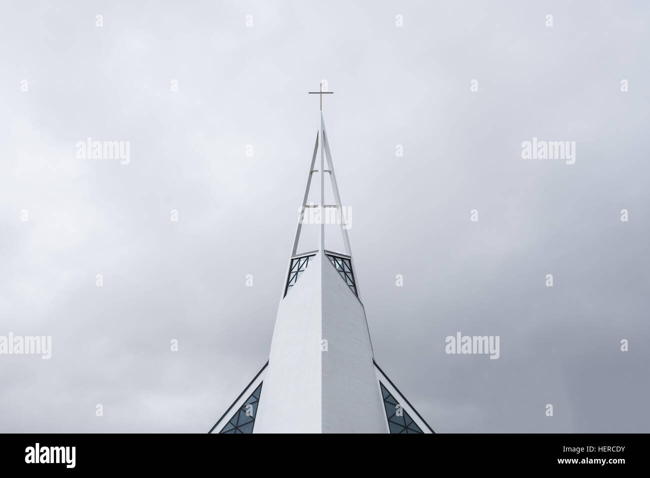 Isländische Kirche di Olafsvik, minimalistisch Foto Stock