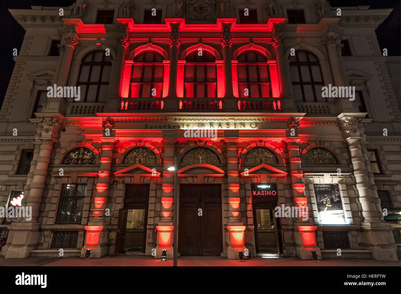 Illuminata Burgtheater im Kasino, teatro e casinò, Schwarzenbergplatz, Vienna, Austria Foto Stock