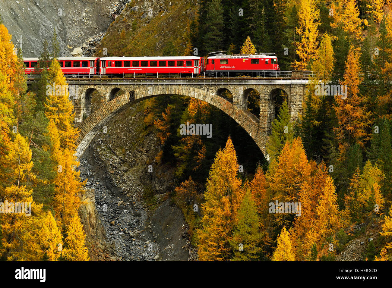 Ferrovia Retica, Val-Mela viadotto, Canton Grigioni, Svizzera Foto Stock