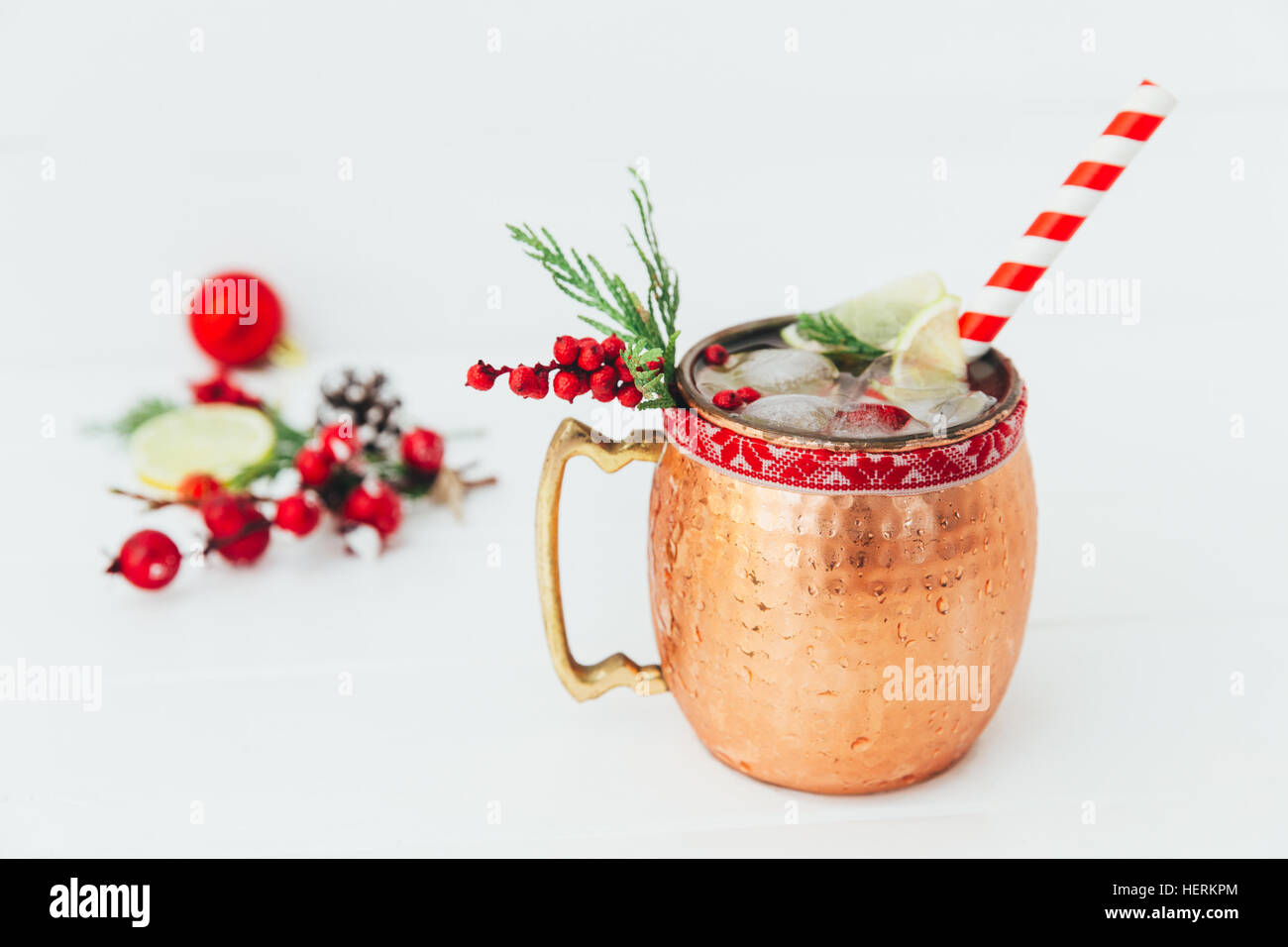Natale Mosca mulo in una tazza di rame Foto Stock