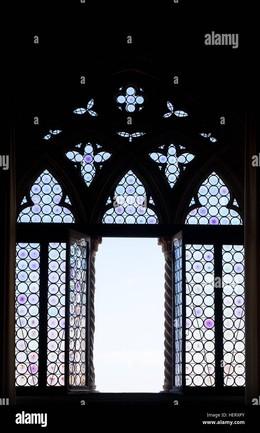 Venezia, Italia. Dettaglio di una finestra silhouette. Foto Stock