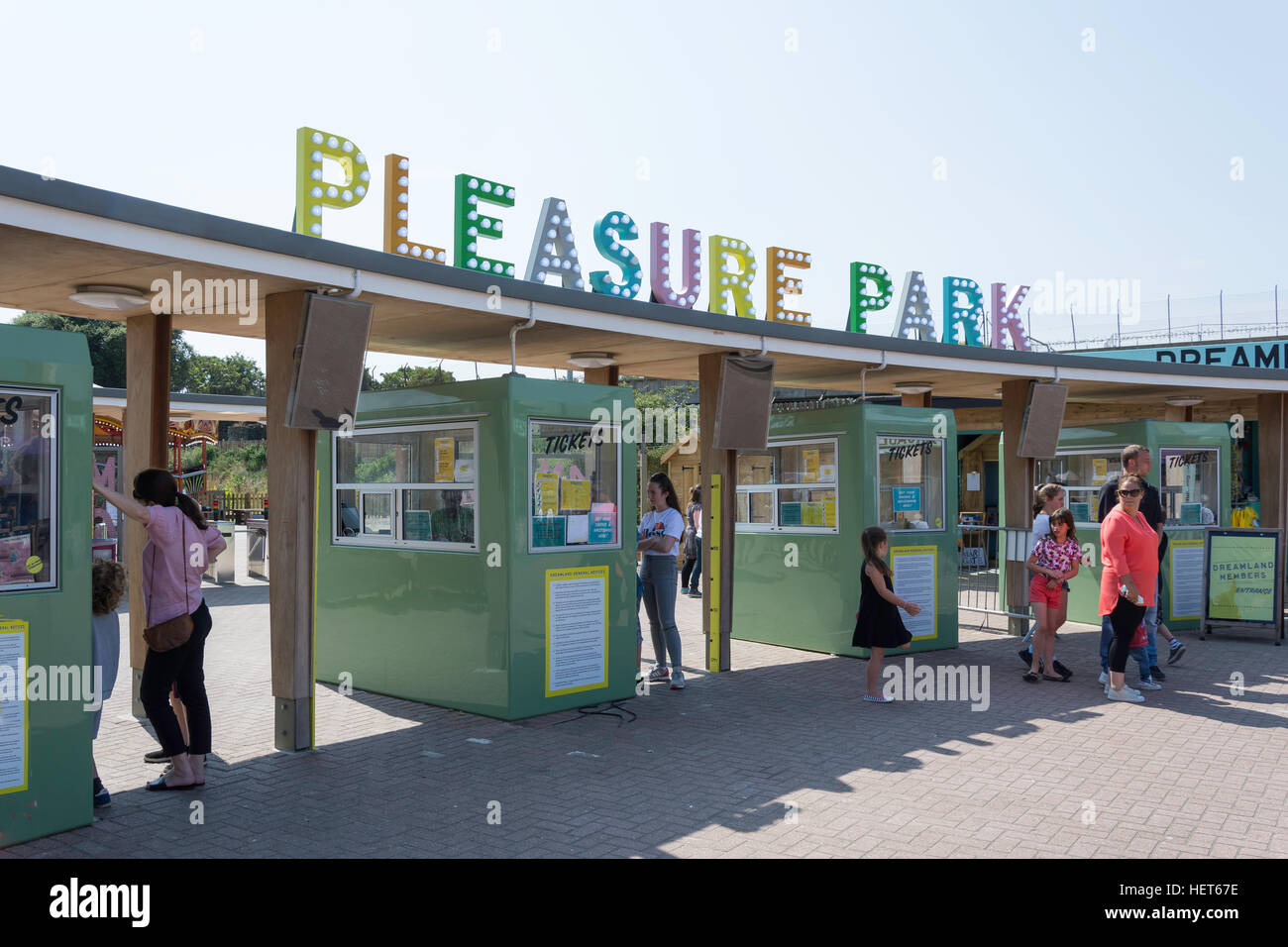 Cabine di biglietteria a Dreamland Margate Amusement Park, terrazzo marino, Margate, Kent, England, Regno Unito Foto Stock