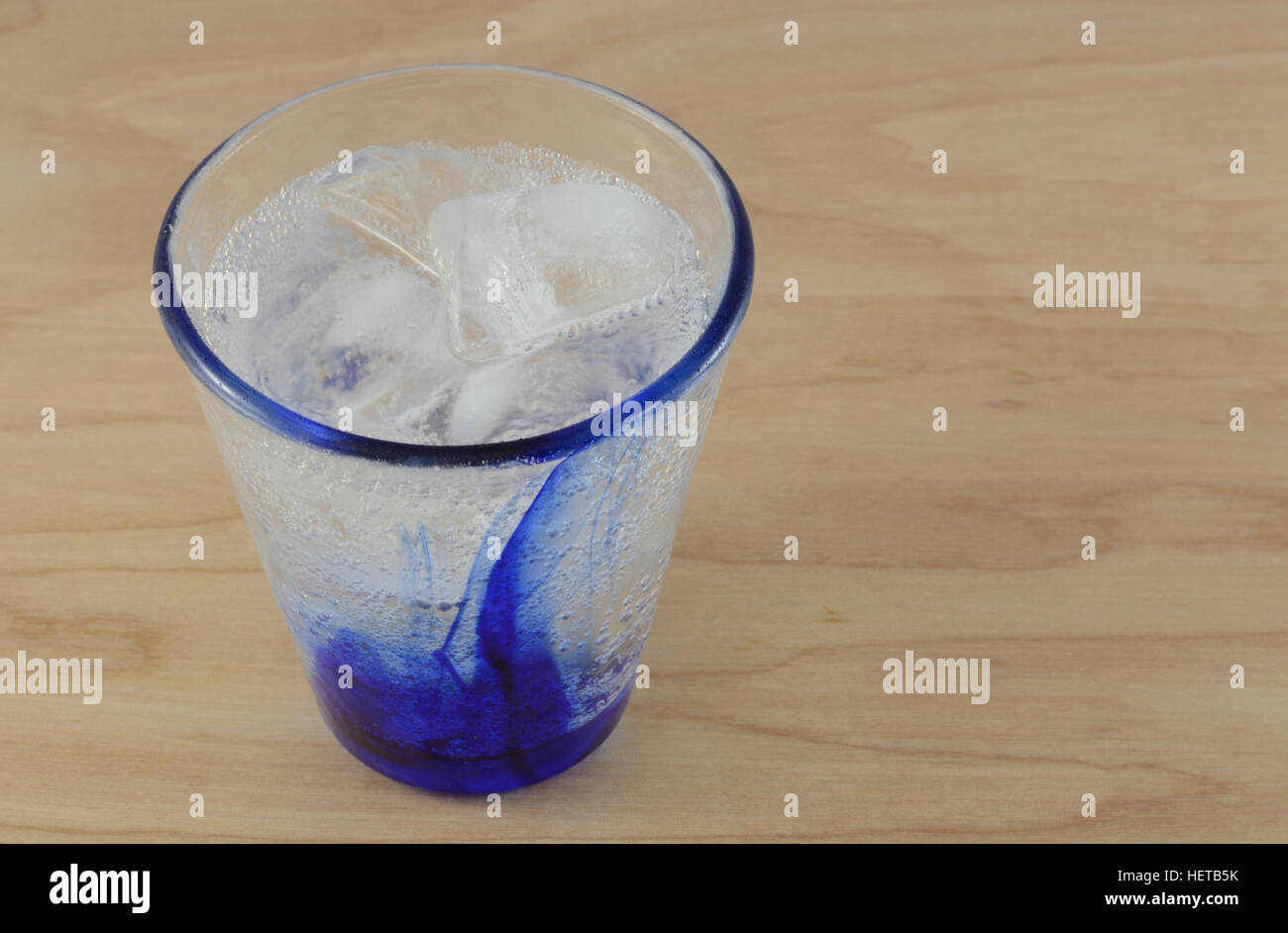 Lime soda pop in vetro con cubetti di ghiaccio Foto Stock