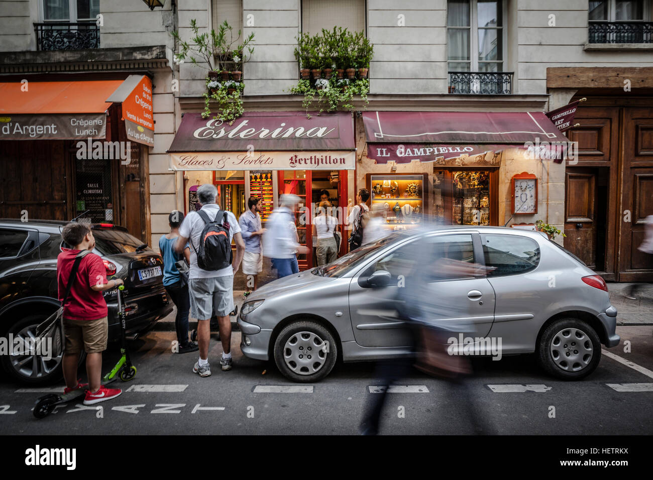 Ile Saint-Louis, in uno dei quartieri più antichi della città, Parigi, Francia Foto Stock