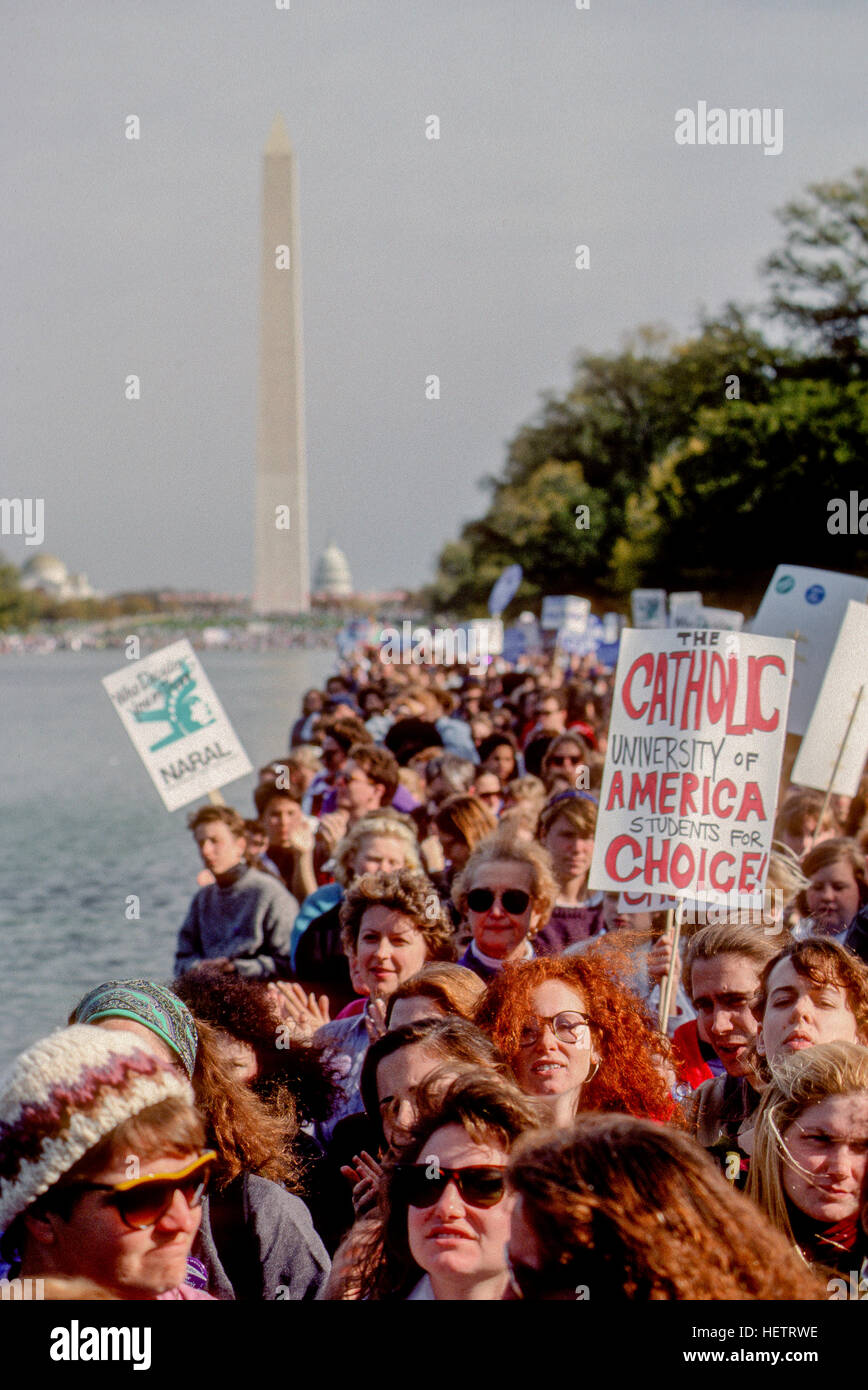 Washington, DC, Stati Uniti d'America, 12 novembre 1989 N.O.W. Rally presso il Lincoln Memorial e stagno riflettente intitolato "obilization per la vita delle donne' Credit: Mark Reinstein Foto Stock