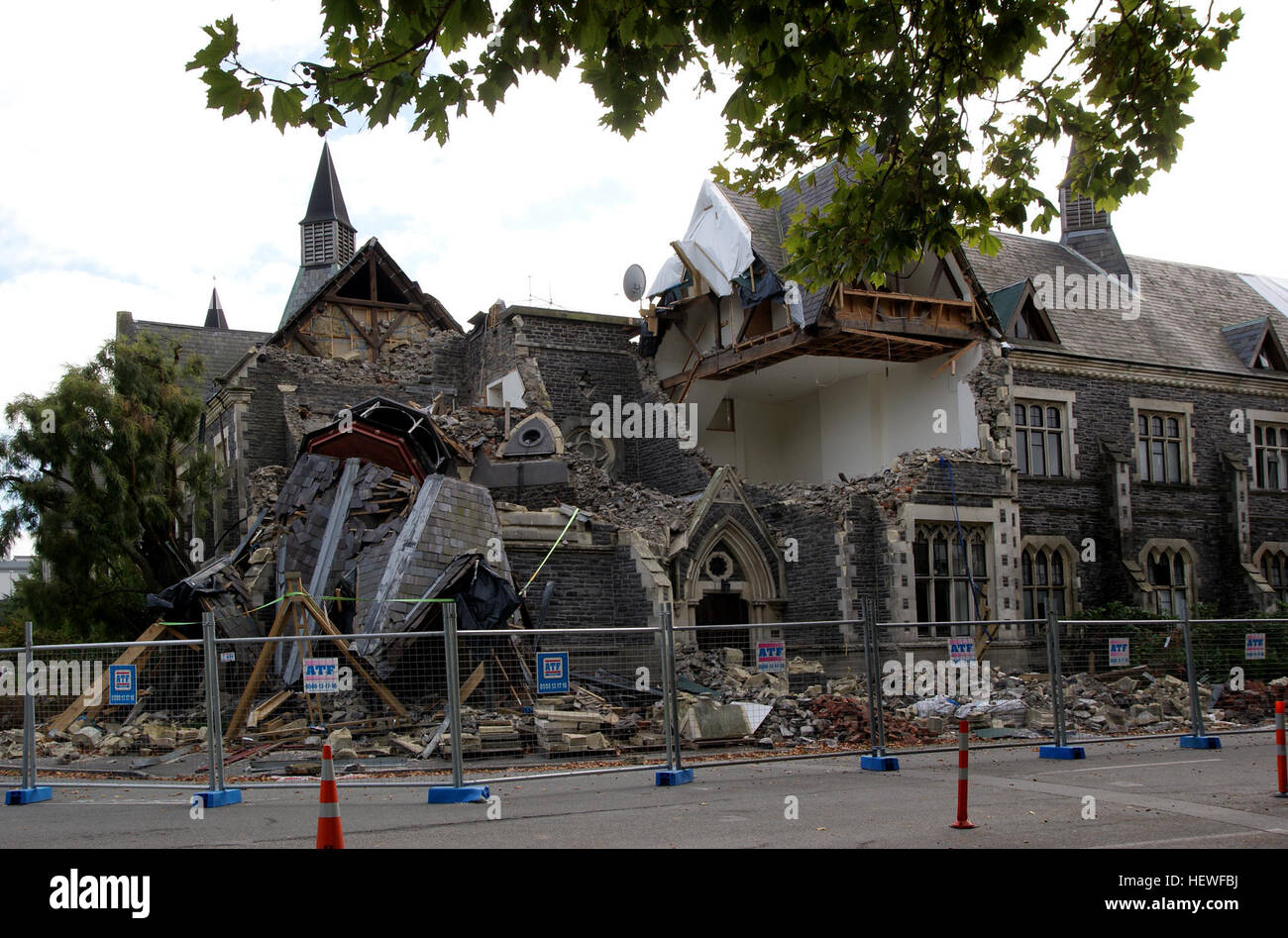 Le conseguenze del terremoto di Christchurch del 2011 hanno causato danni significativi in tutta la città. Le rovine di edifici, strade e infrastrutture riflettono il potere distruttivo del terremoto, evidenziando la necessità di recupero urbano e sforzi di ricostruzione a Christchurch. Foto Stock