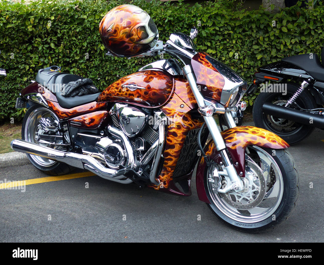 Suzuki Motor Corporation, con sede in Giappone, produce una varietà di veicoli tra cui automobili, motociclette e veicoli a trazione integrale. La Suzuki 1800K9 Boulevard del 2011 fa parte della loro linea motociclistica. Foto Stock