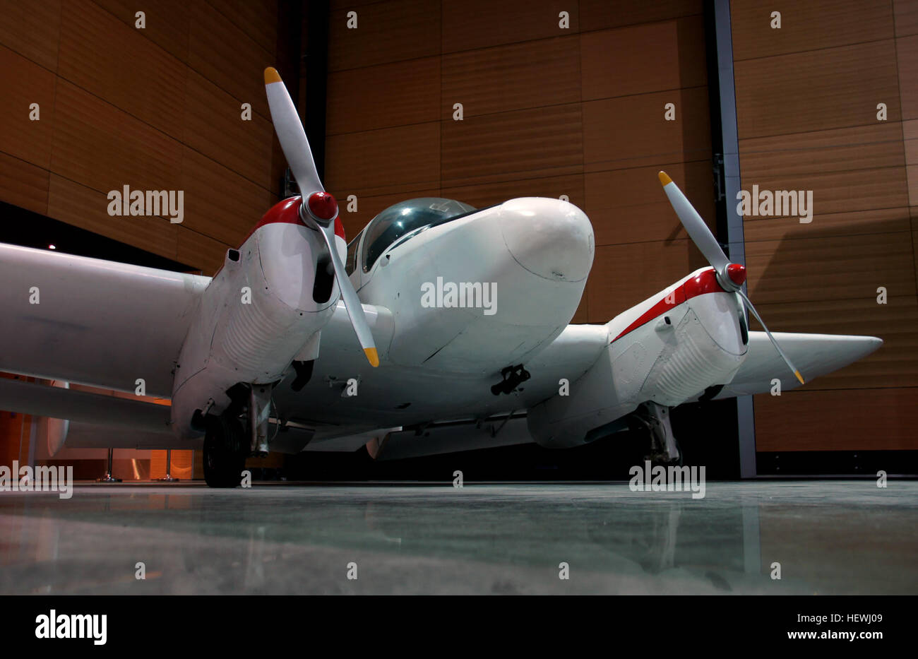 Il Miles M.65 Gemini, un aereo da turismo bimotore britannico, è stato progettato e costruito da Miles Aircraft presso l'aeroporto di Woodley. Fu l'ultimo aereo prodotto in serie da Miles ed è stato salutato come uno degli aerei leggeri più sicuri del suo tempo. Foto Stock