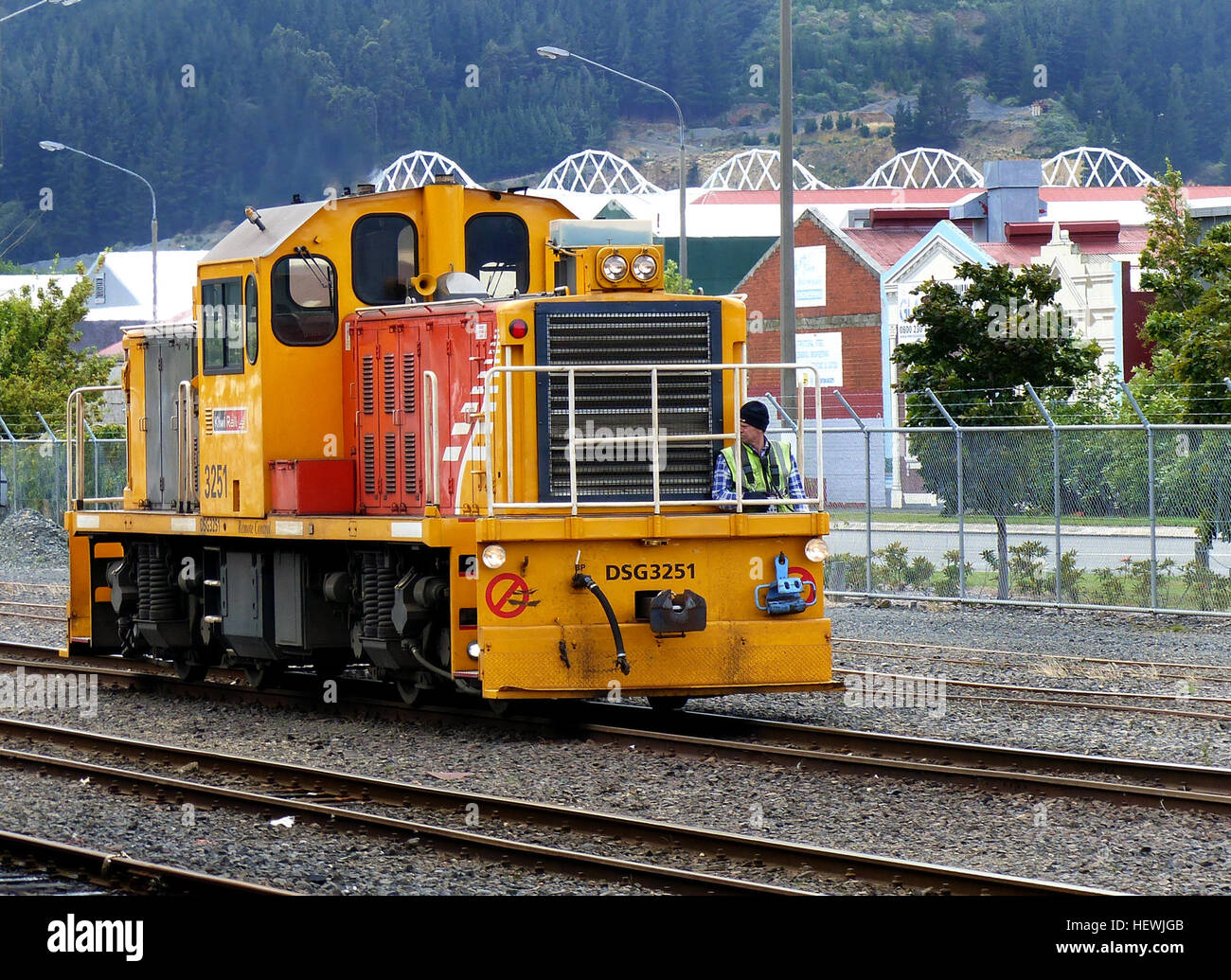 La nuova Zelanda classe DSG è una locomotiva diesel-elettrica utilizzata per le operazioni ferroviarie, in particolare nei grandi cantieri e porti. Costruite tra il 1981 e il 1983, le locomotive sono dotate di due motori e di una cabina centrale. Sono anche utilizzati per compiti di manovra di linea principale regionale. Foto Stock